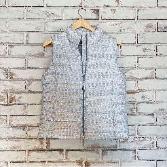 GAP Jackets & Blazers - Gap puffer vest NEW with pattern detail medium